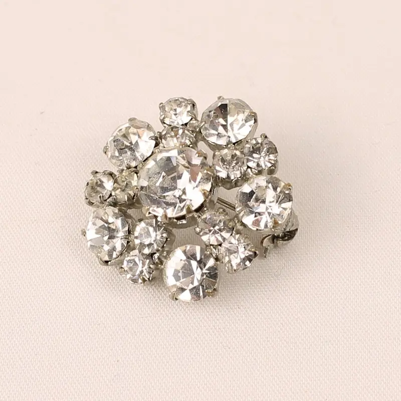 Zilverkleurige Strass Cluster Broche – ca. 1945–1960